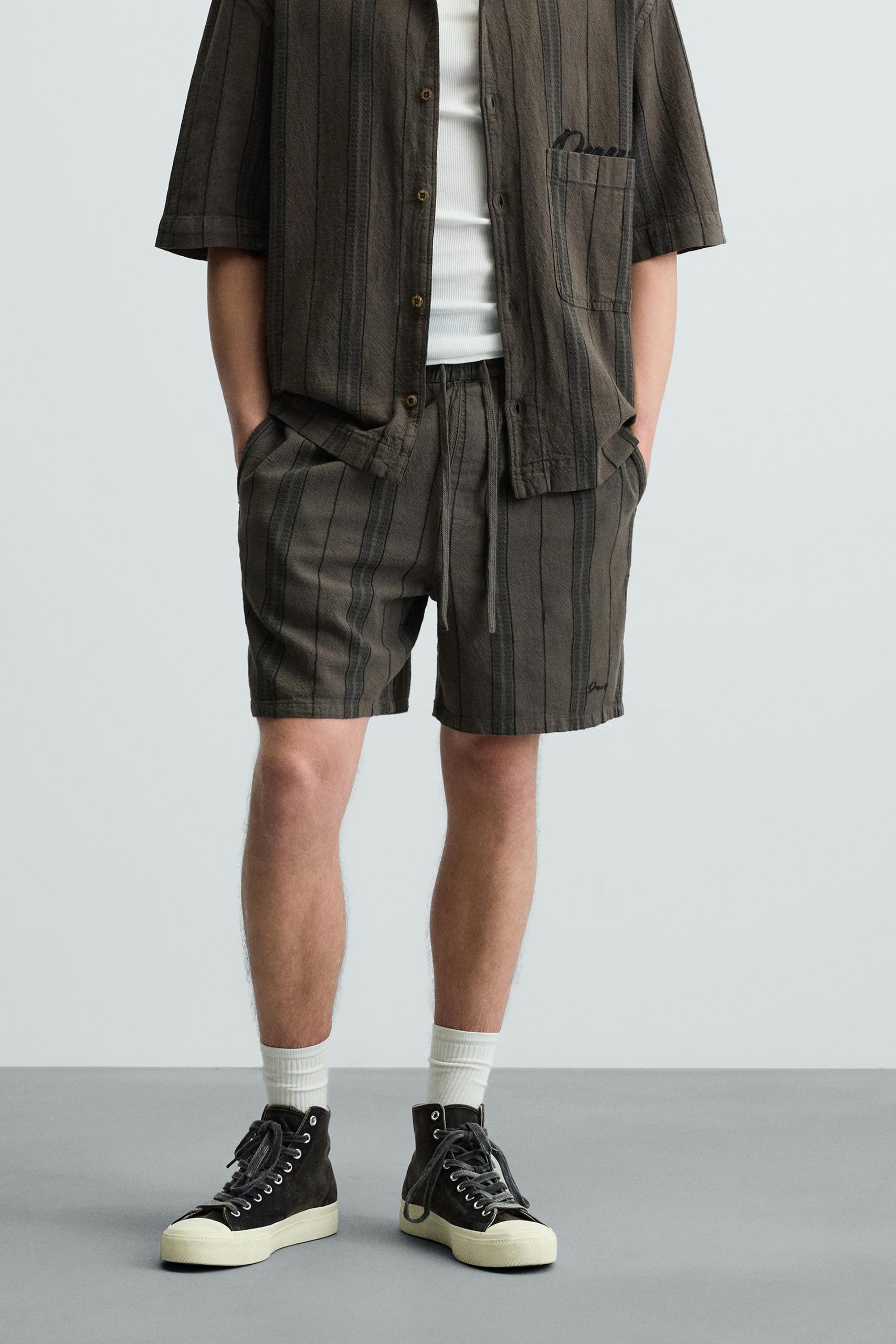 EMBROIDERED TEXTURED BERMUDA SHORTS MARO
