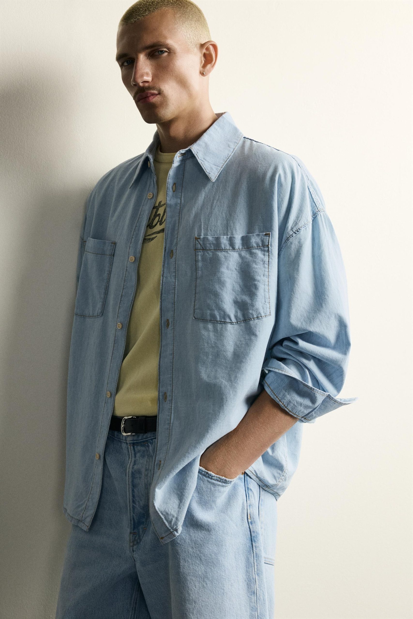 LIGHTWEIGHT WASHED DENIM SHIRT MARO - Ảnh 4