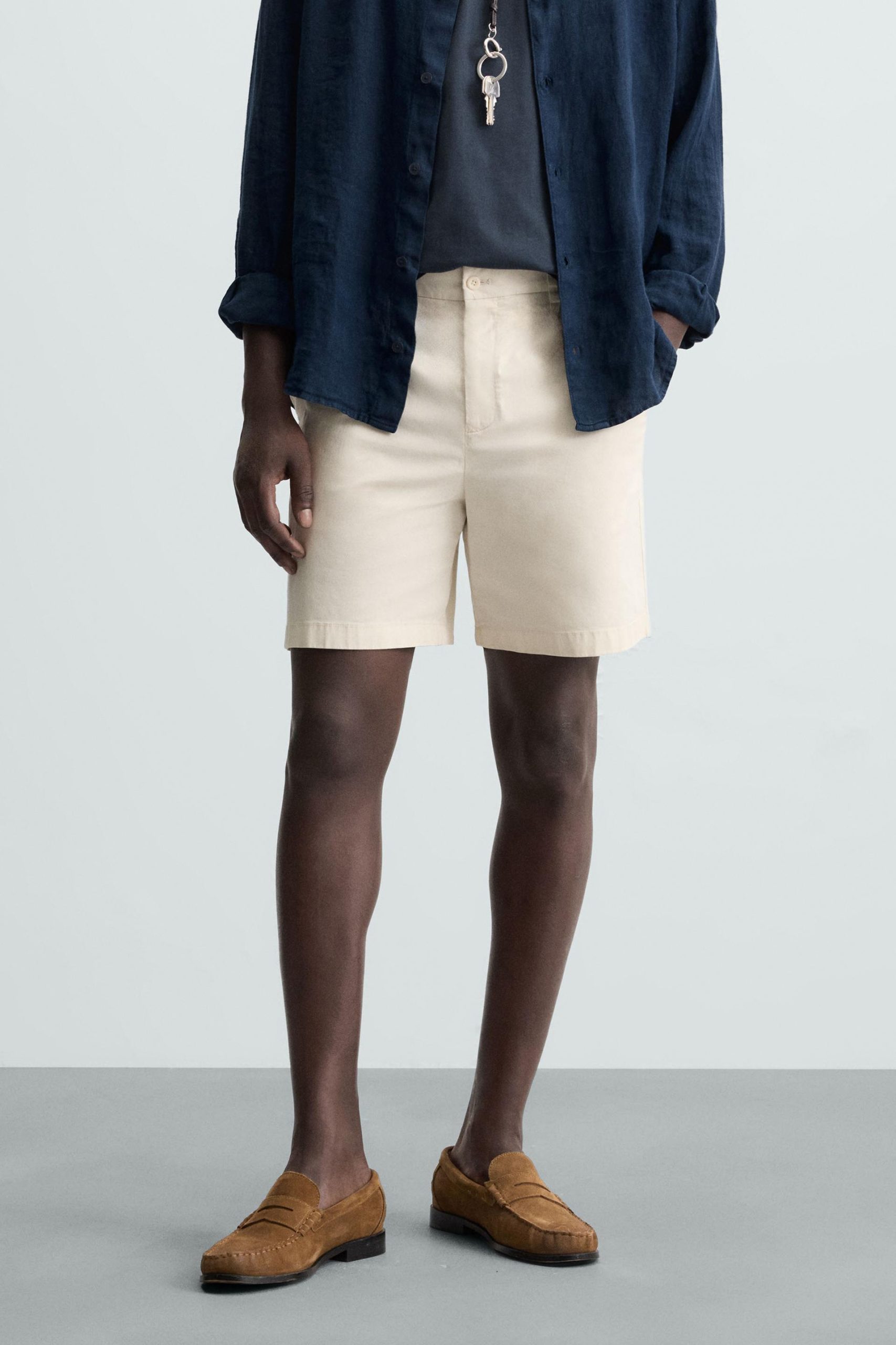 PLEATED REGULAR FIT BERMUDA SHORTS MARO