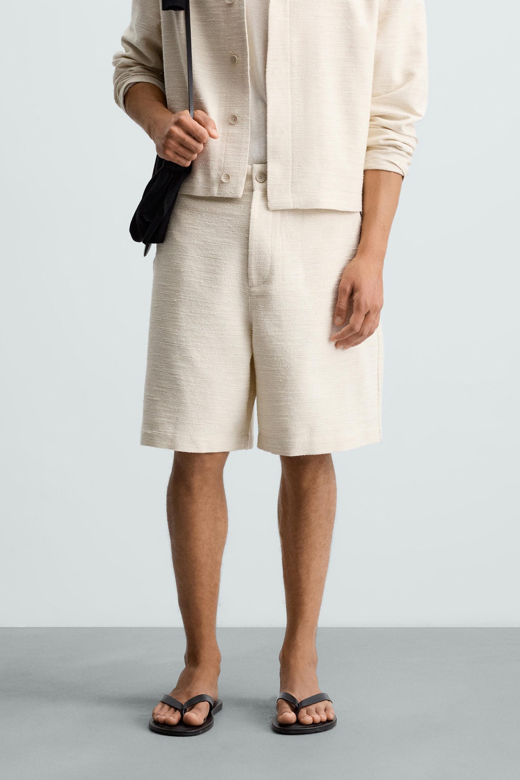 TEXTURED BERMUDA SHORTS MARO